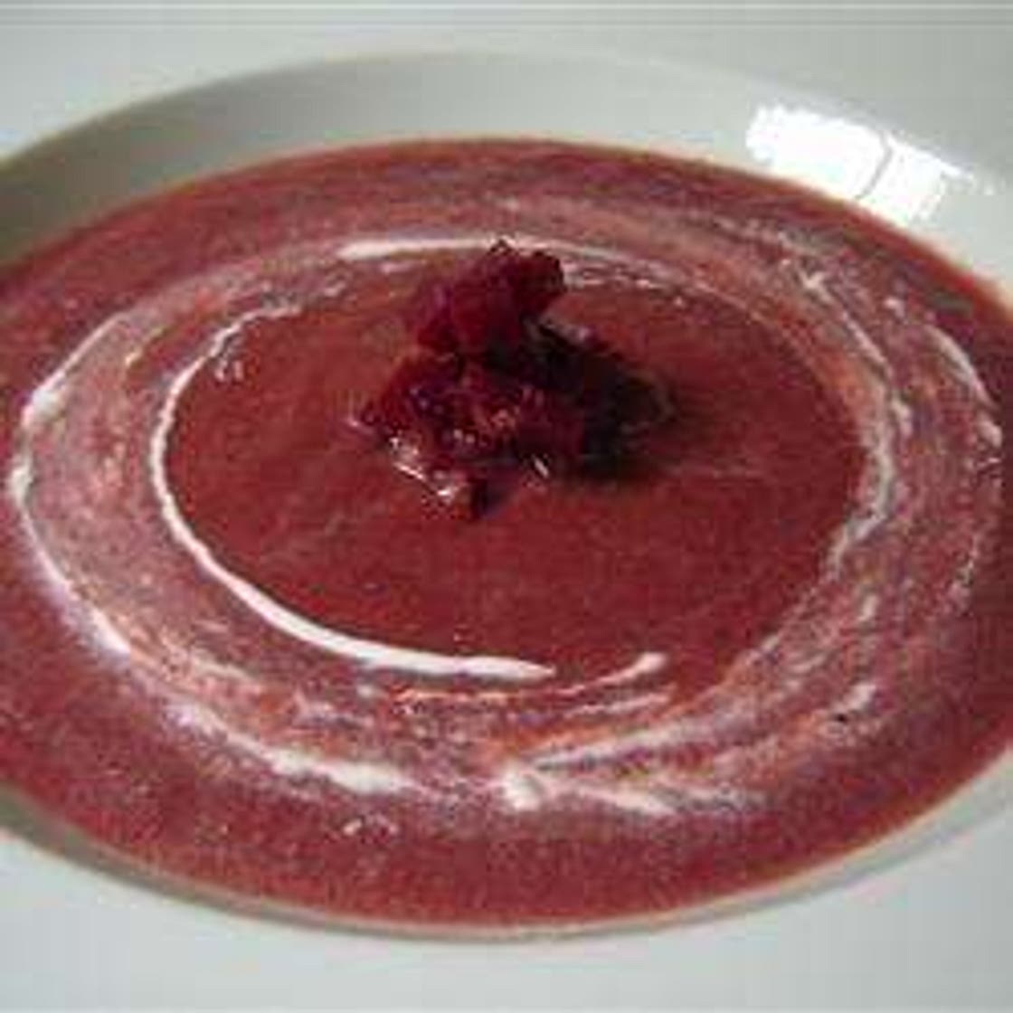 Soupe froide à la betterave rouge