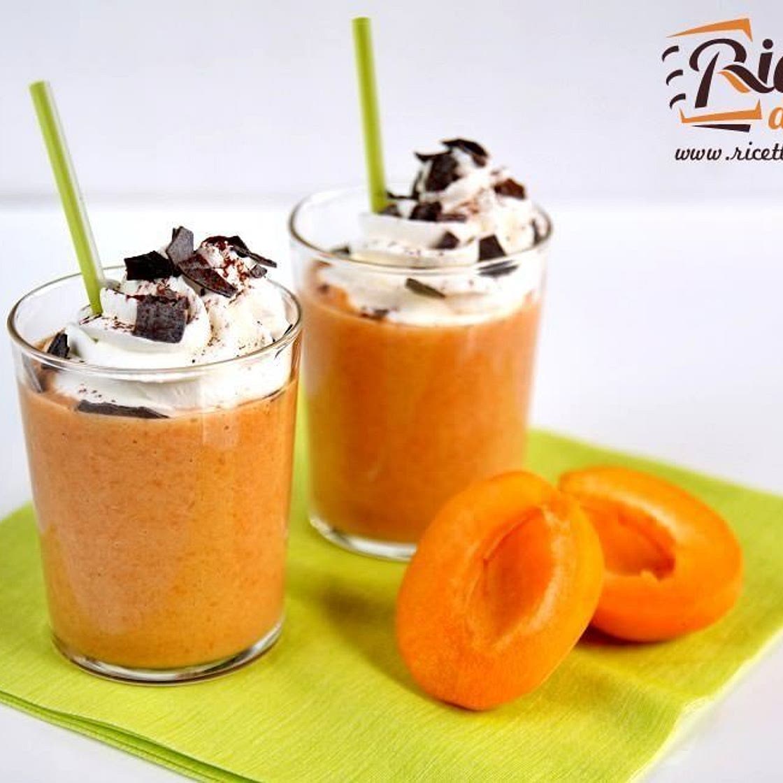 Dessert di albicocche