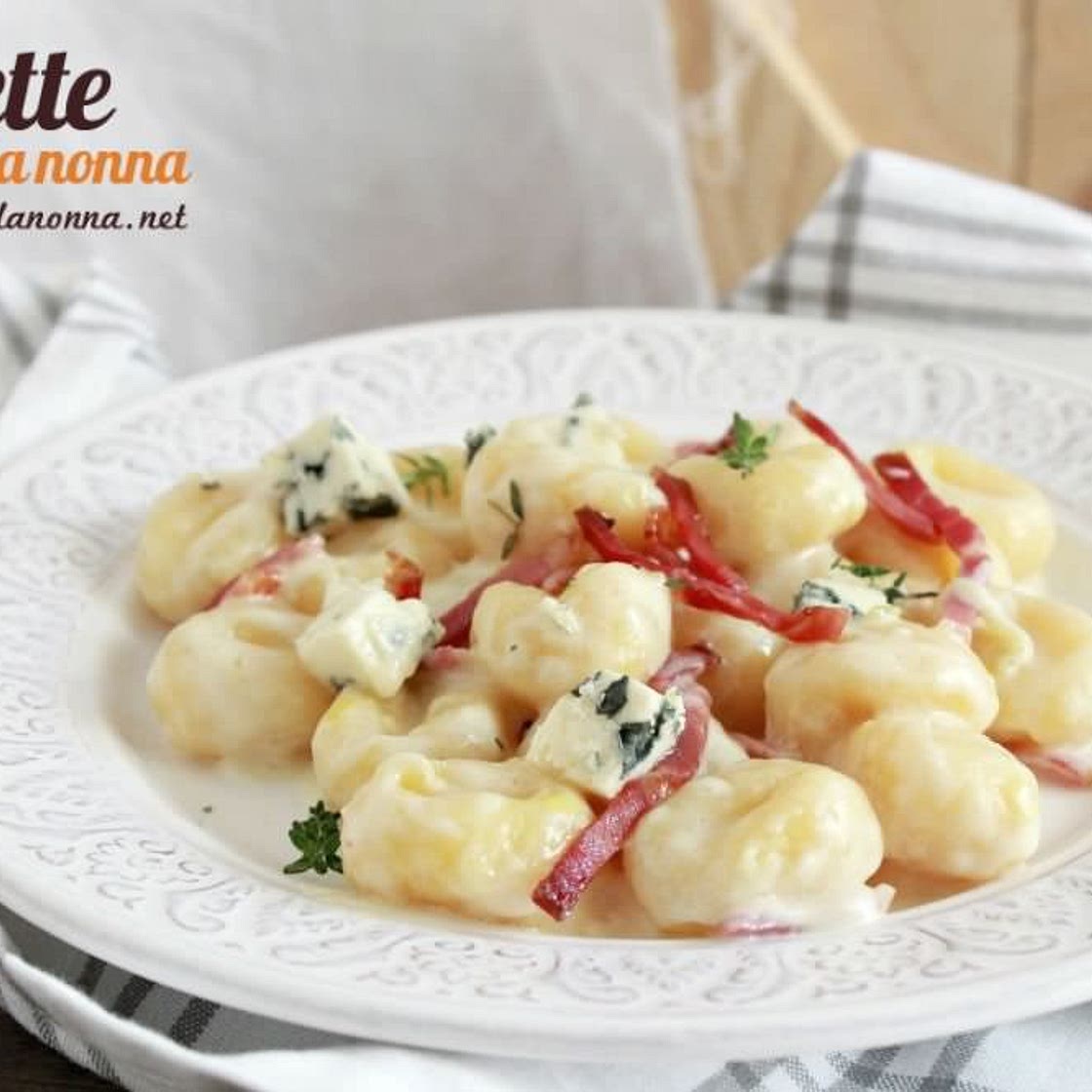 Gnocchi al gorgonzola e speck