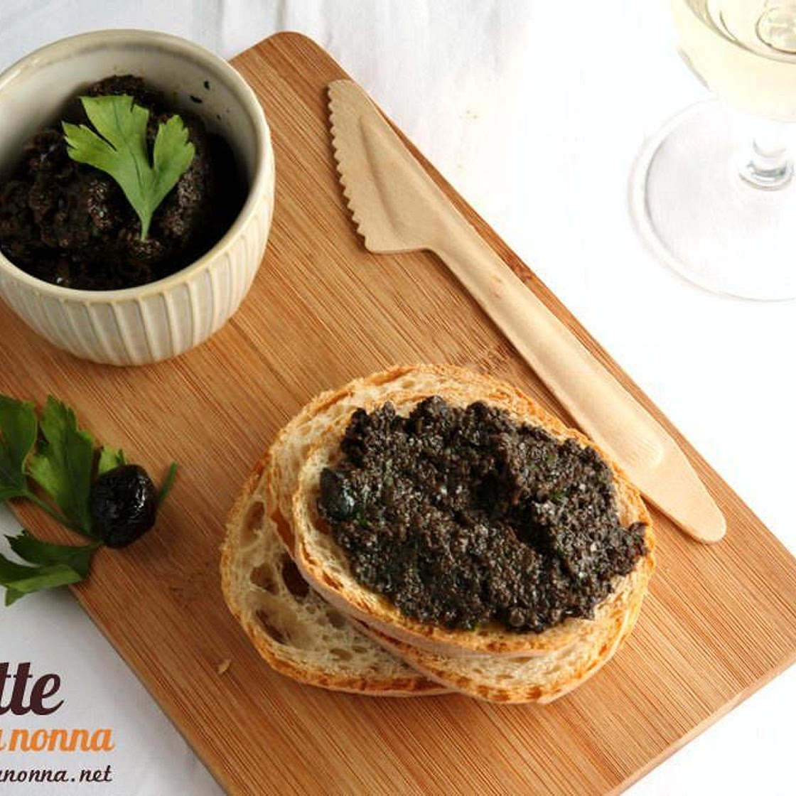 Bruschetta alla crema di olive