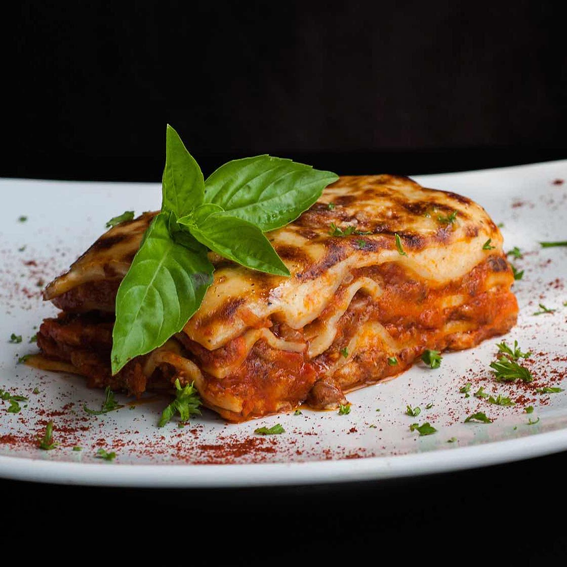 Lasagnes à la sauce bolognaise au piment, au thym et à l’origan