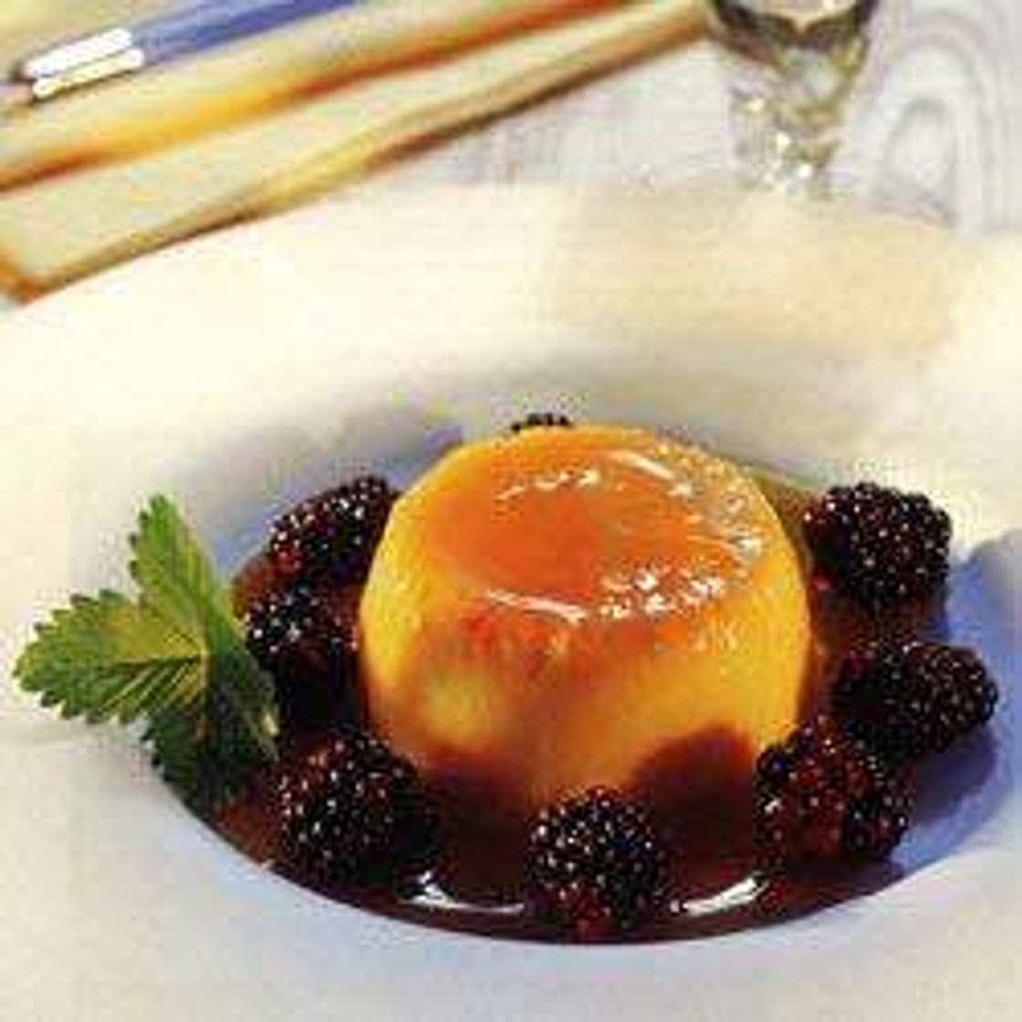 Apple crème caramel