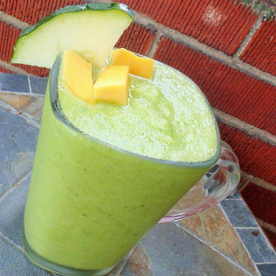 Mango, Spinach and Zucchini Smoothie