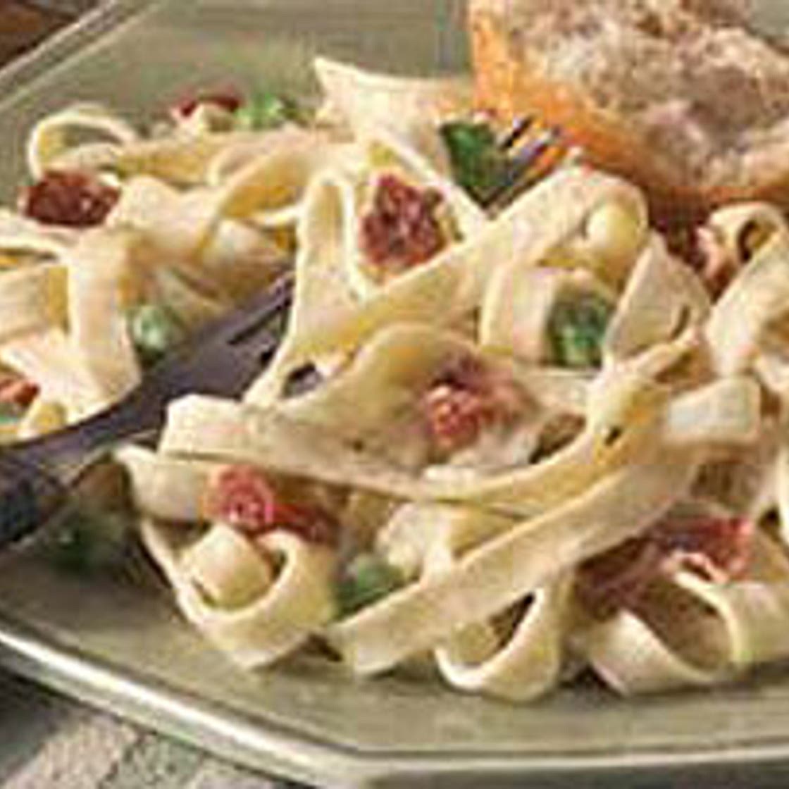 Easy Fettuccine Carbonara