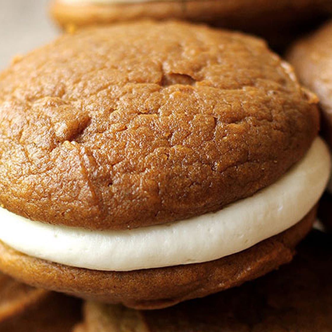 Fluffy Pumpkin-Spice Whoopie Pies