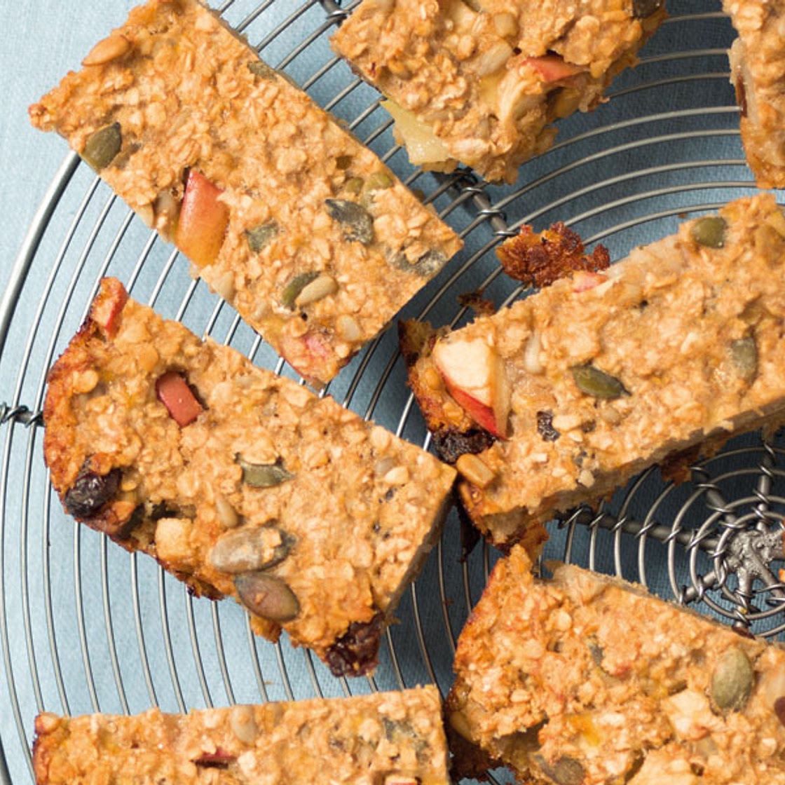 Spiced apple and raisin muesli bars