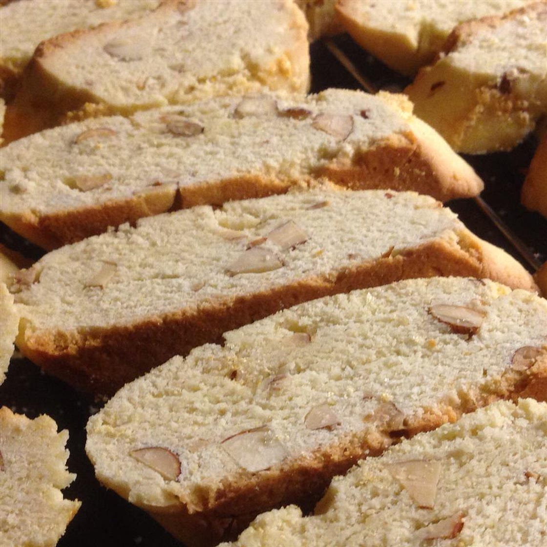 D'Amaretti Biscotti
