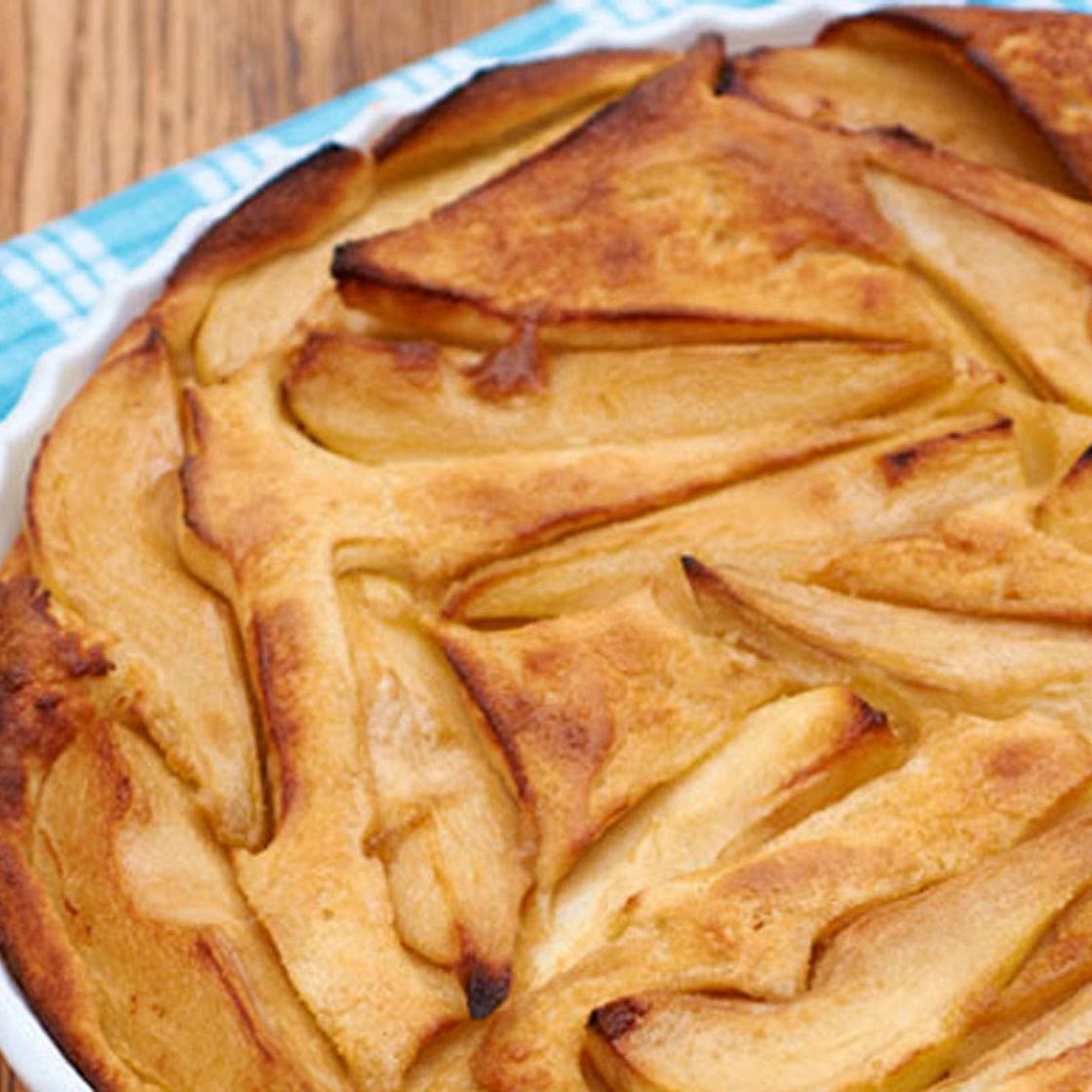 Baked pear and caramel pancake pudding