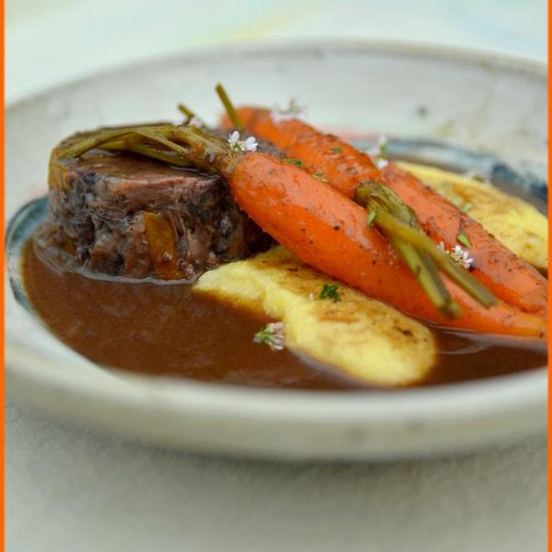 Joue de boeuf braisé au vin et carottes