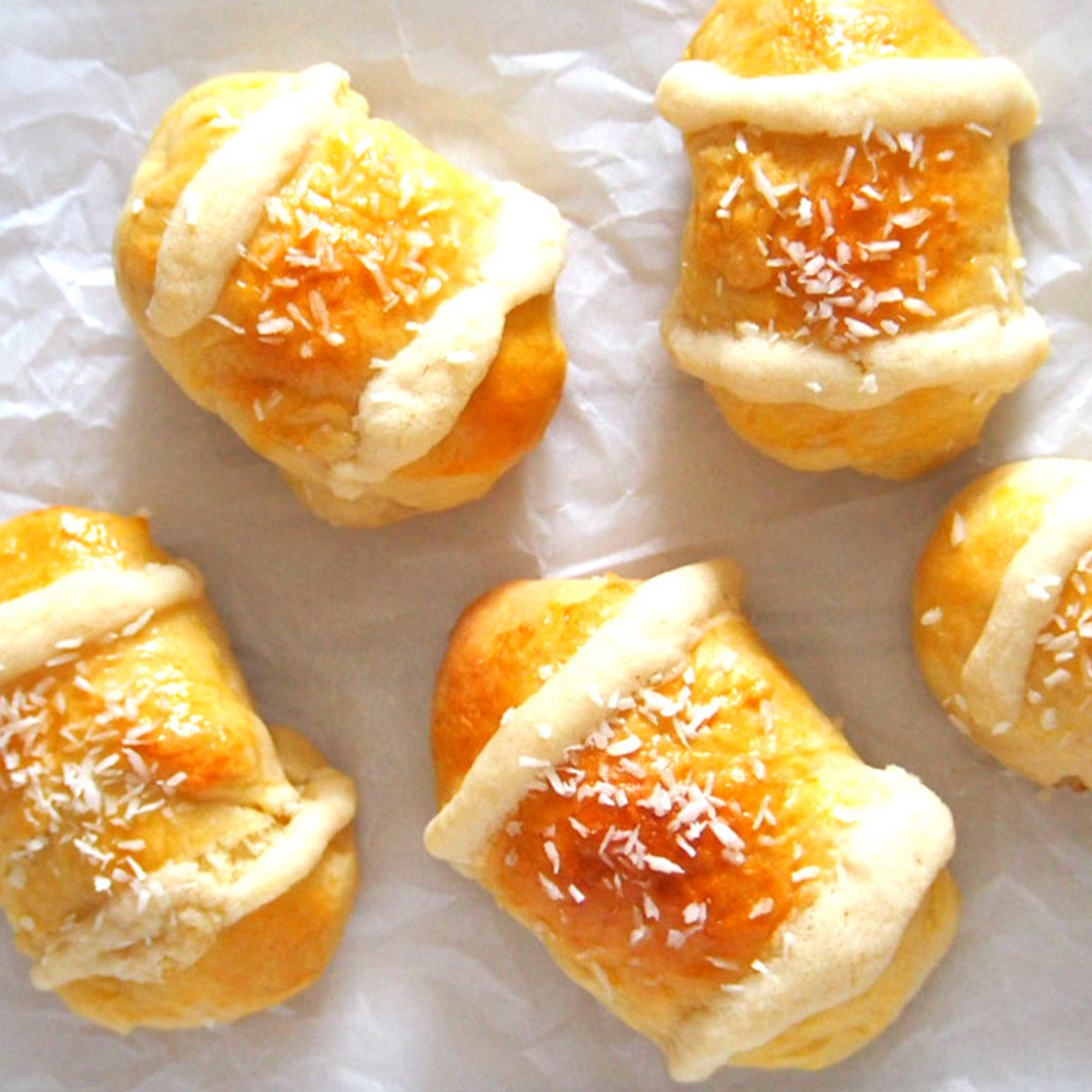Coconut Buns with Milky Sweet Coconut Filling