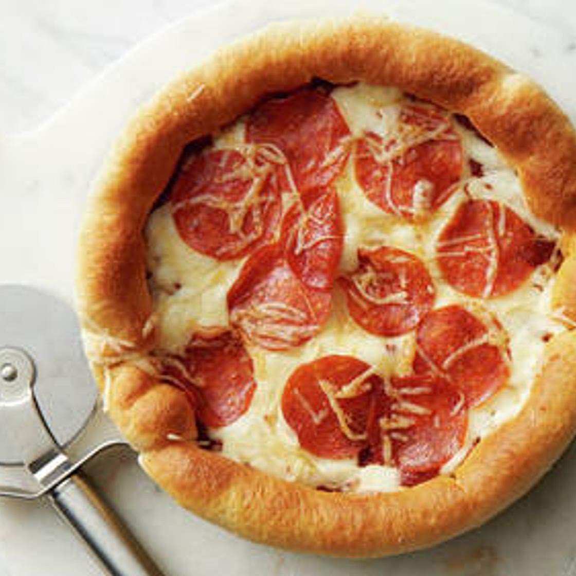 Air Fryer Deep-Dish Pepperoni Pizza
