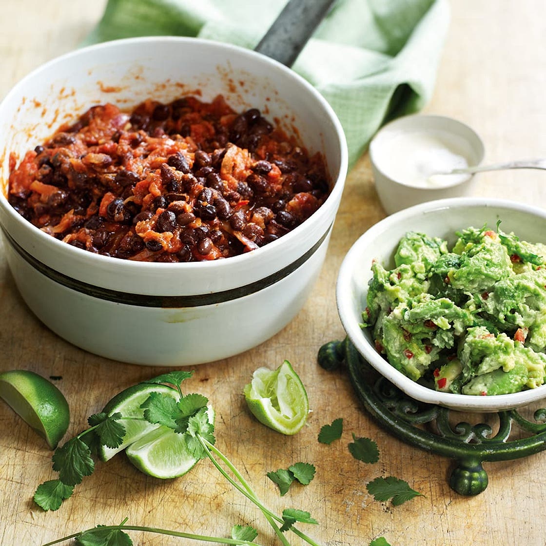 Chipotle black bean chilli with guacamole