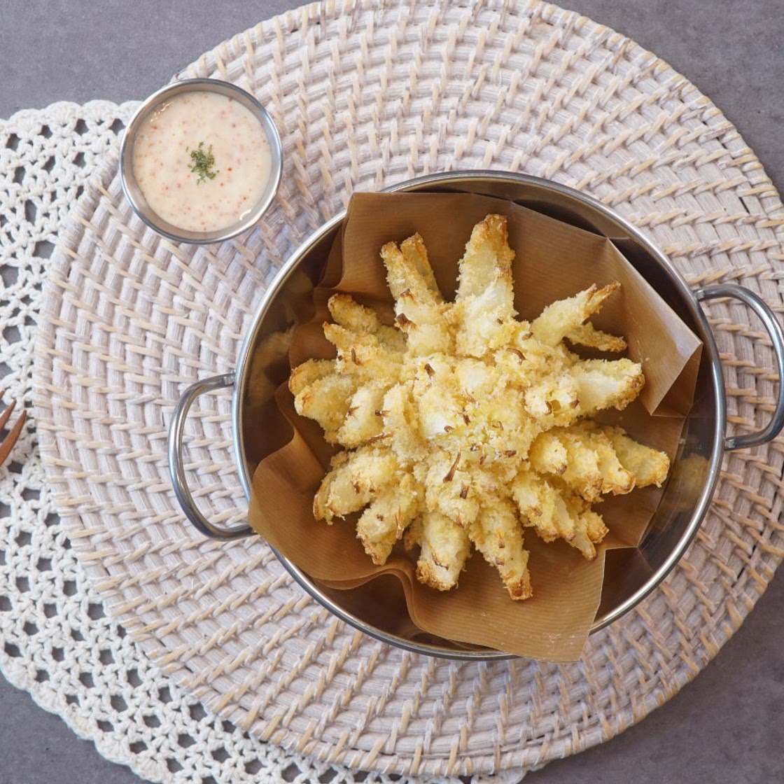 바사삭 ★ 양파가 통째로 바스켓에 풍덩 ★ 블루밍어니언 ★