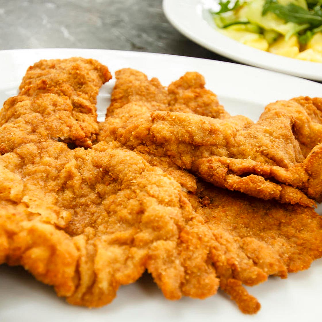 Wiener Schnitzel vom Kalb mit Pellkartoffelsalat