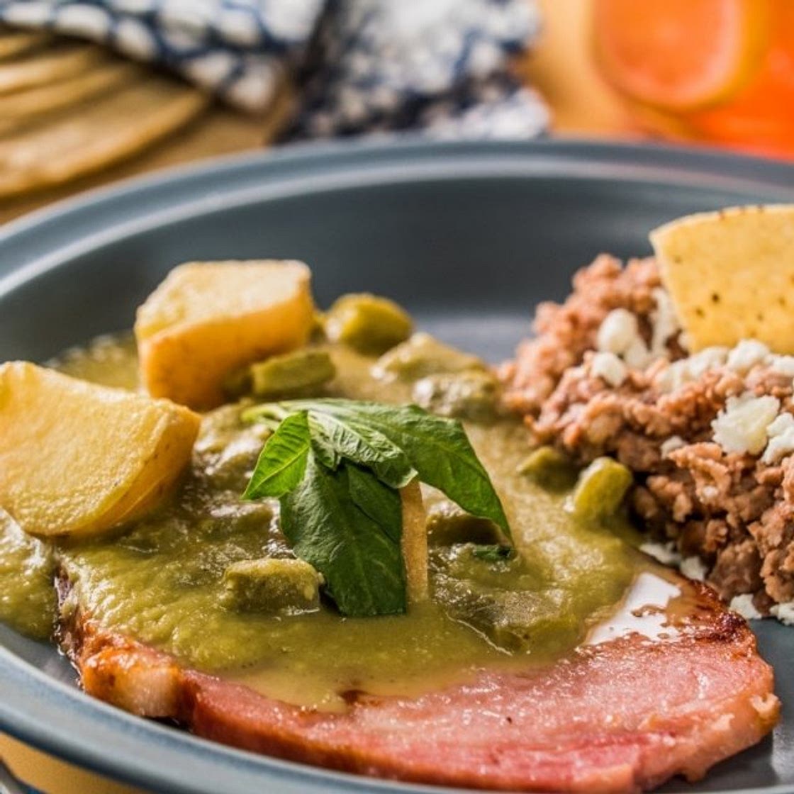 Chuletas de Cerdo en Salsa Verde