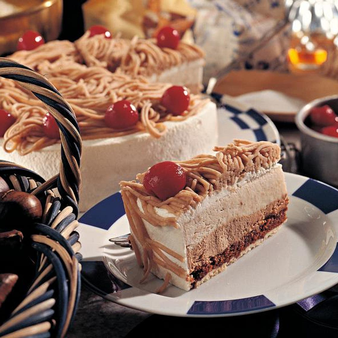 Biskuittorte mit Maroni- und Schokoladecreme