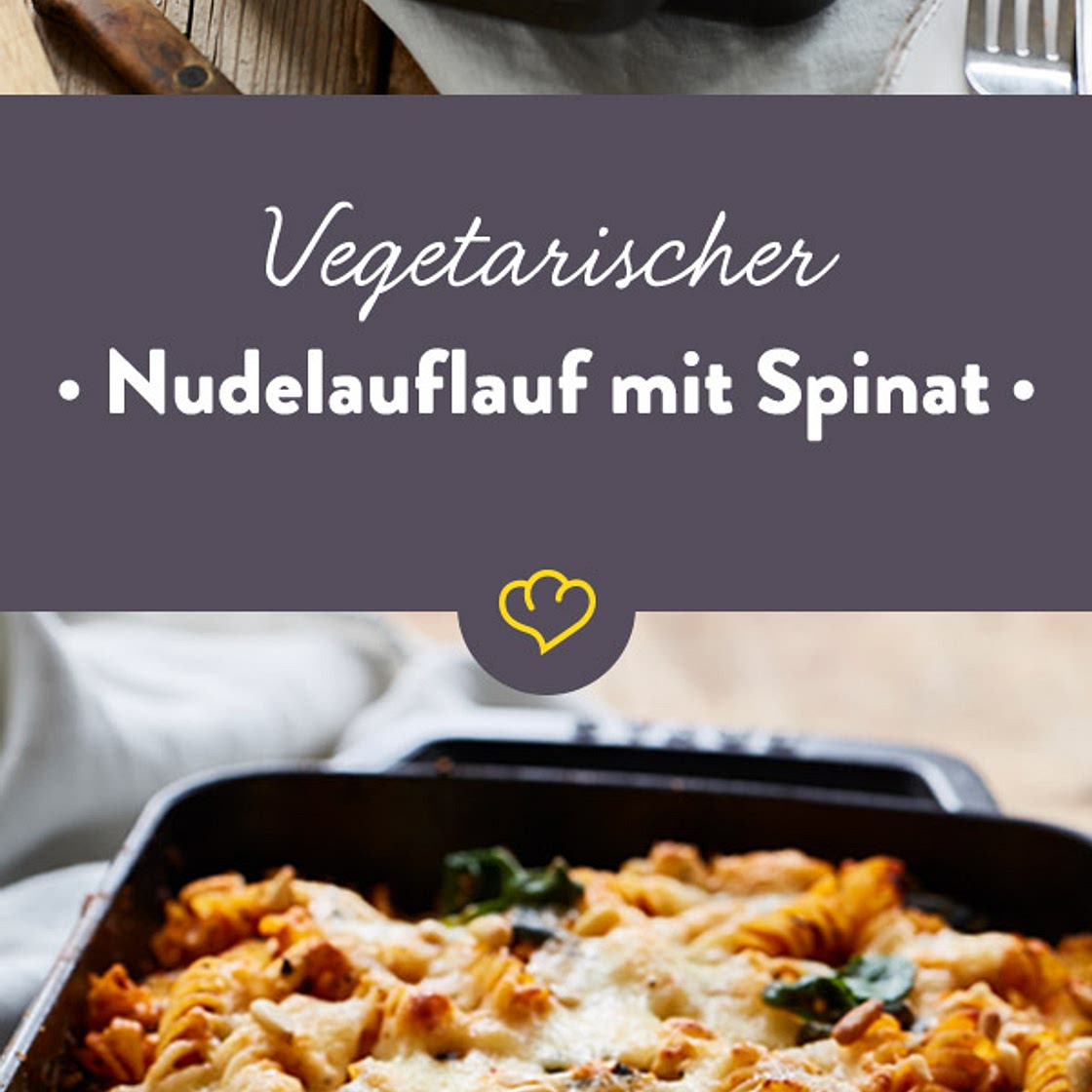 Vegetarischer Nudelauflauf mit Feta, Spinat und Pinienkernen