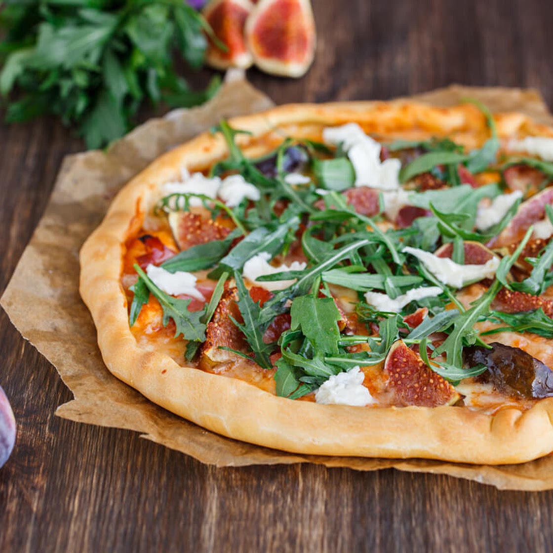 Fig & prosciutto pizza