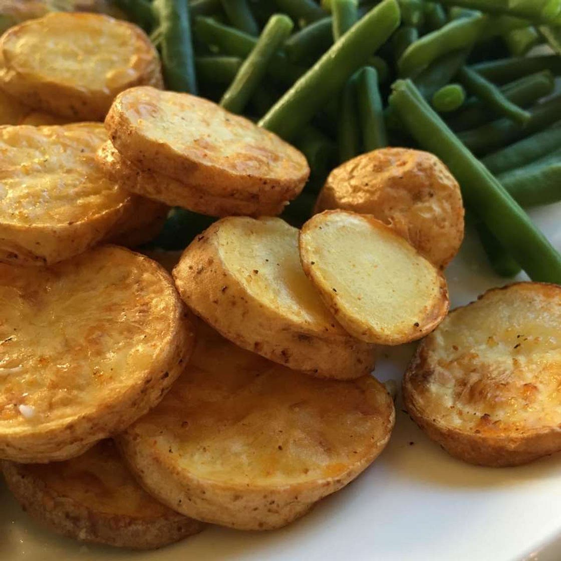 Air fryer Parmesan and paprika chips
