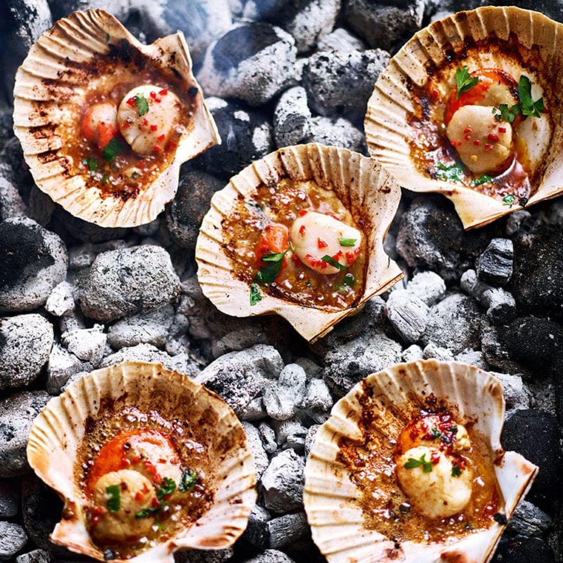Scallops with garlic, chilli and anchovy butter