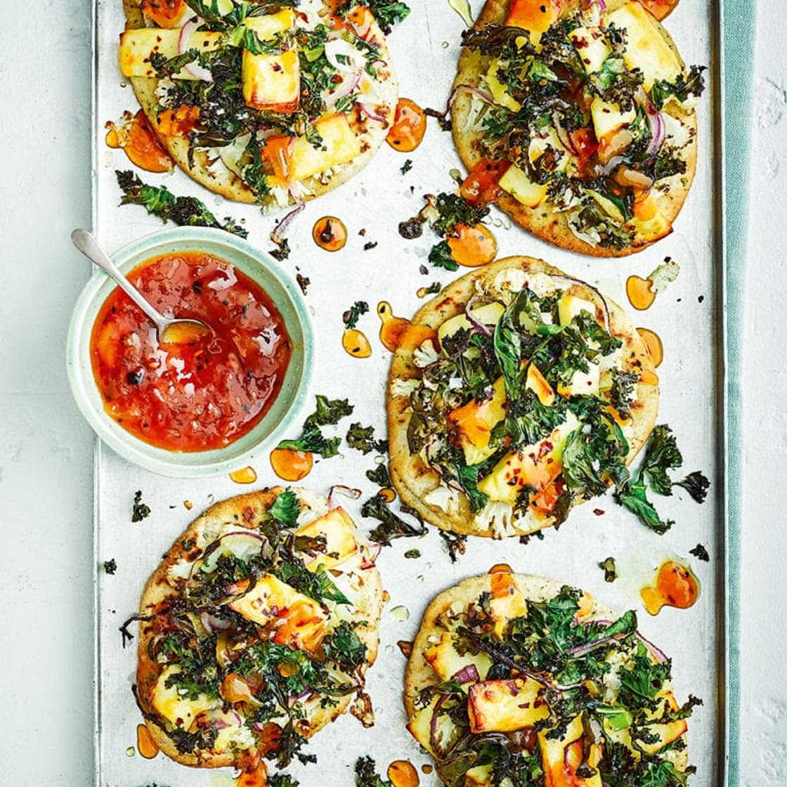 Naan pizzas