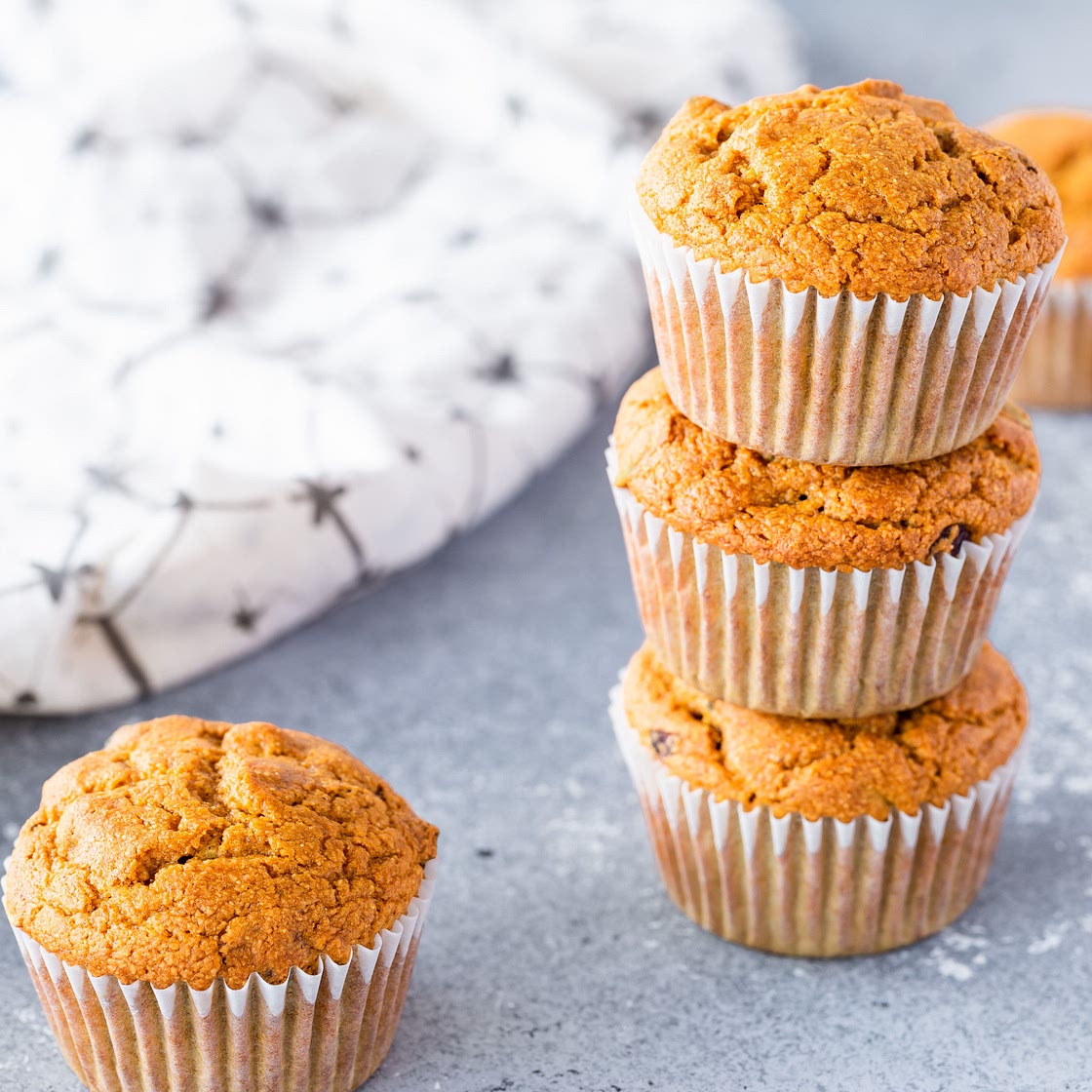 Healthy Fall Breakfast: Whole Wheat Vegan Pumpkin Muffins