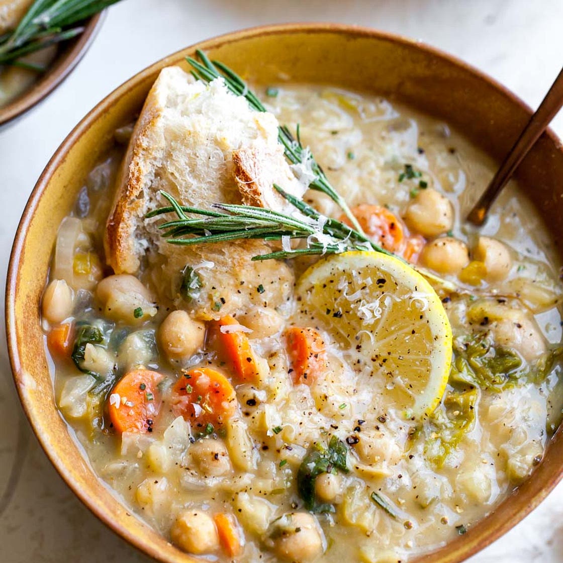 Nourishing White Bean and Lemon Soup