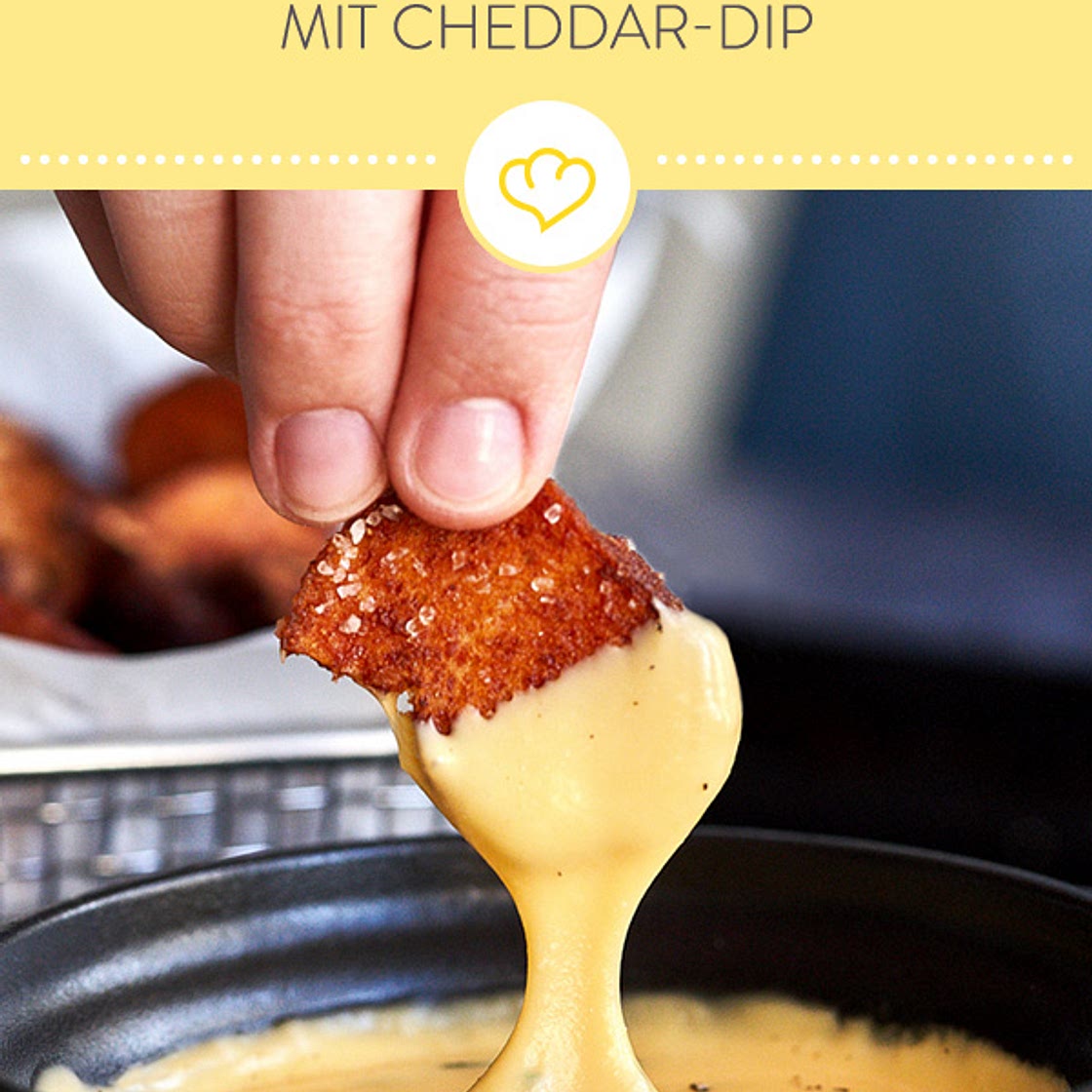 Brezel-Chips mit Cheddar-Dip