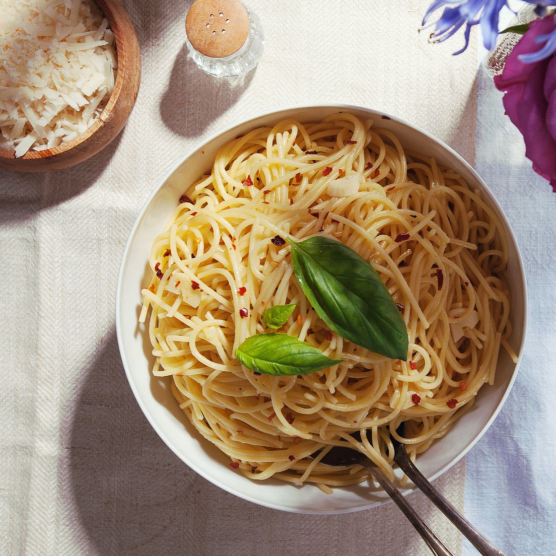 Traditionelle Spaghetti in Knoblauchöl