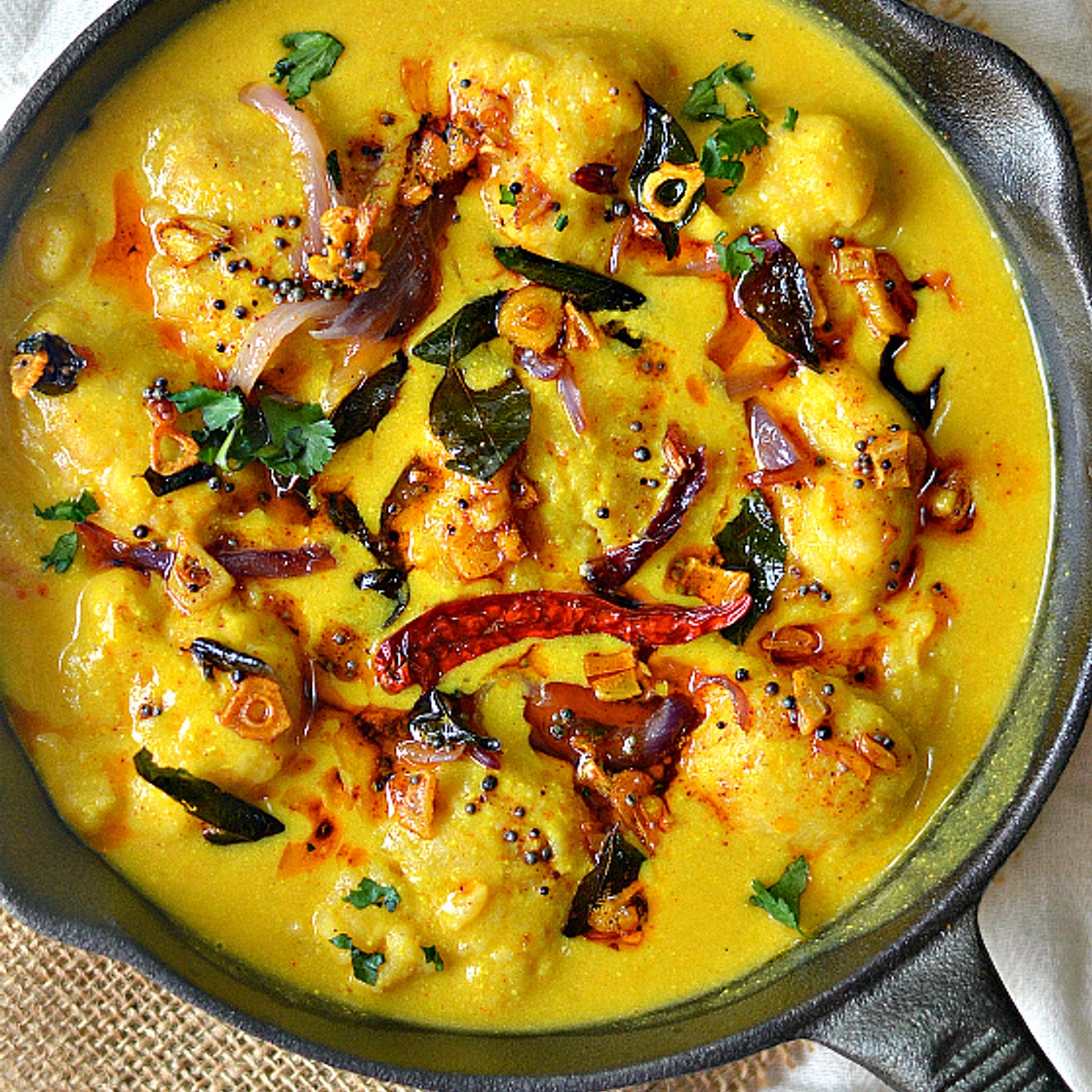 Punjabi Kadhi Pakora – Gram flour dumplings in yoghurt gravy