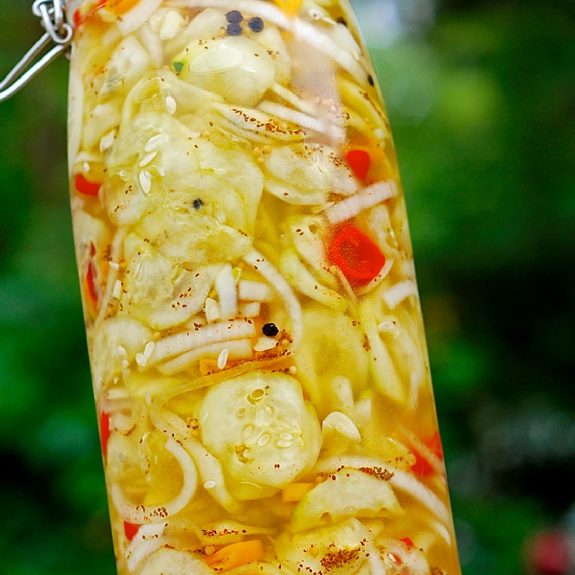 sweet & spicy garlic refrigerator pickles - ChinDeep