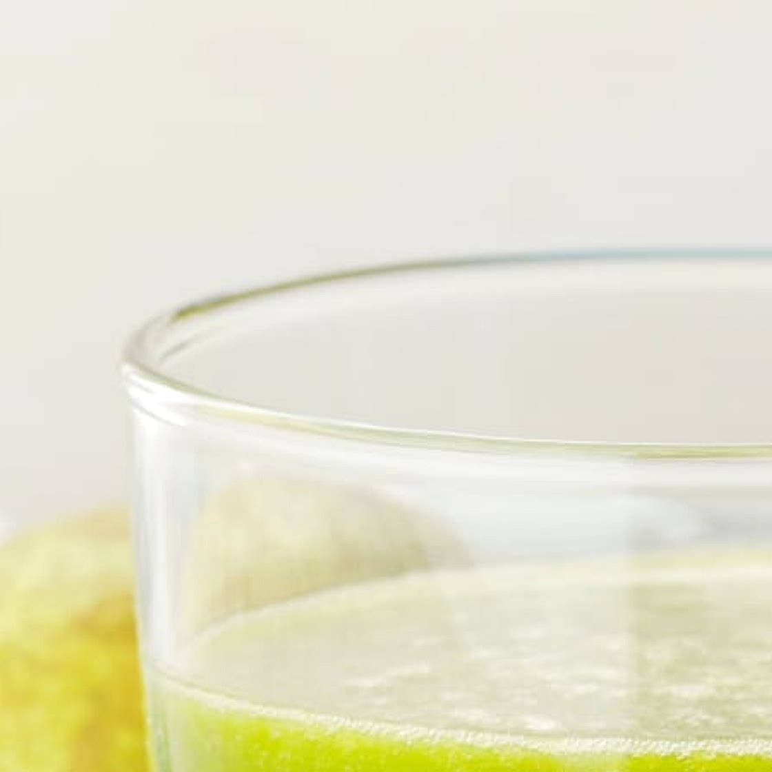 Apple and pear detox juice