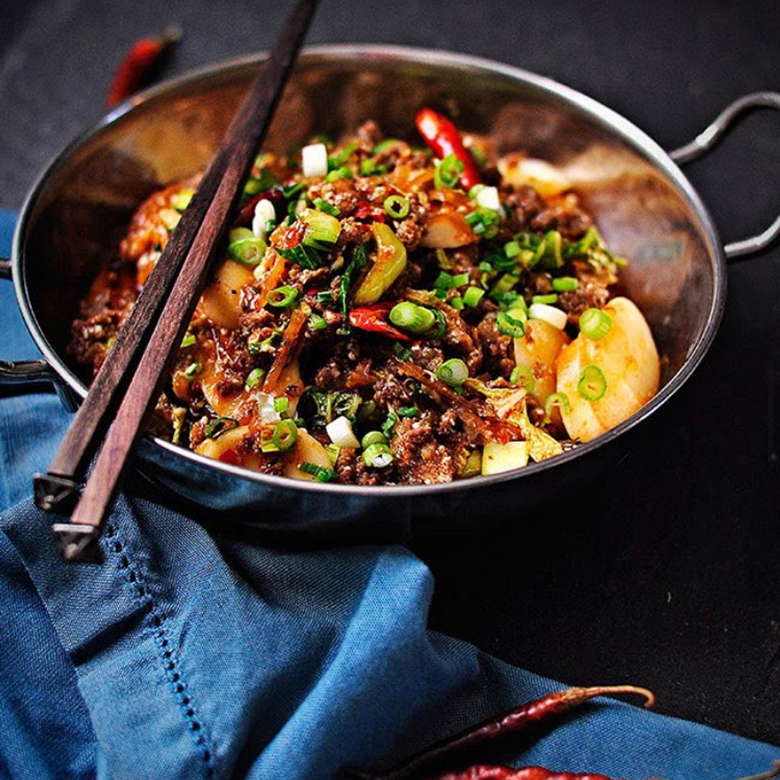 Spicy pork sausage and rice cakes