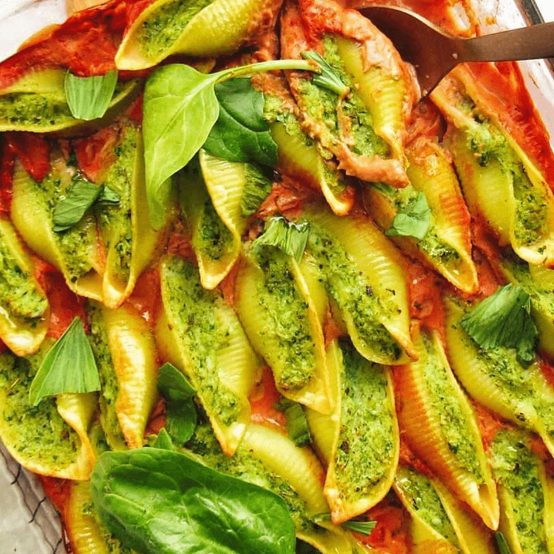 Spinach and Cauliflower Cream Stuffed Shell Pasta
