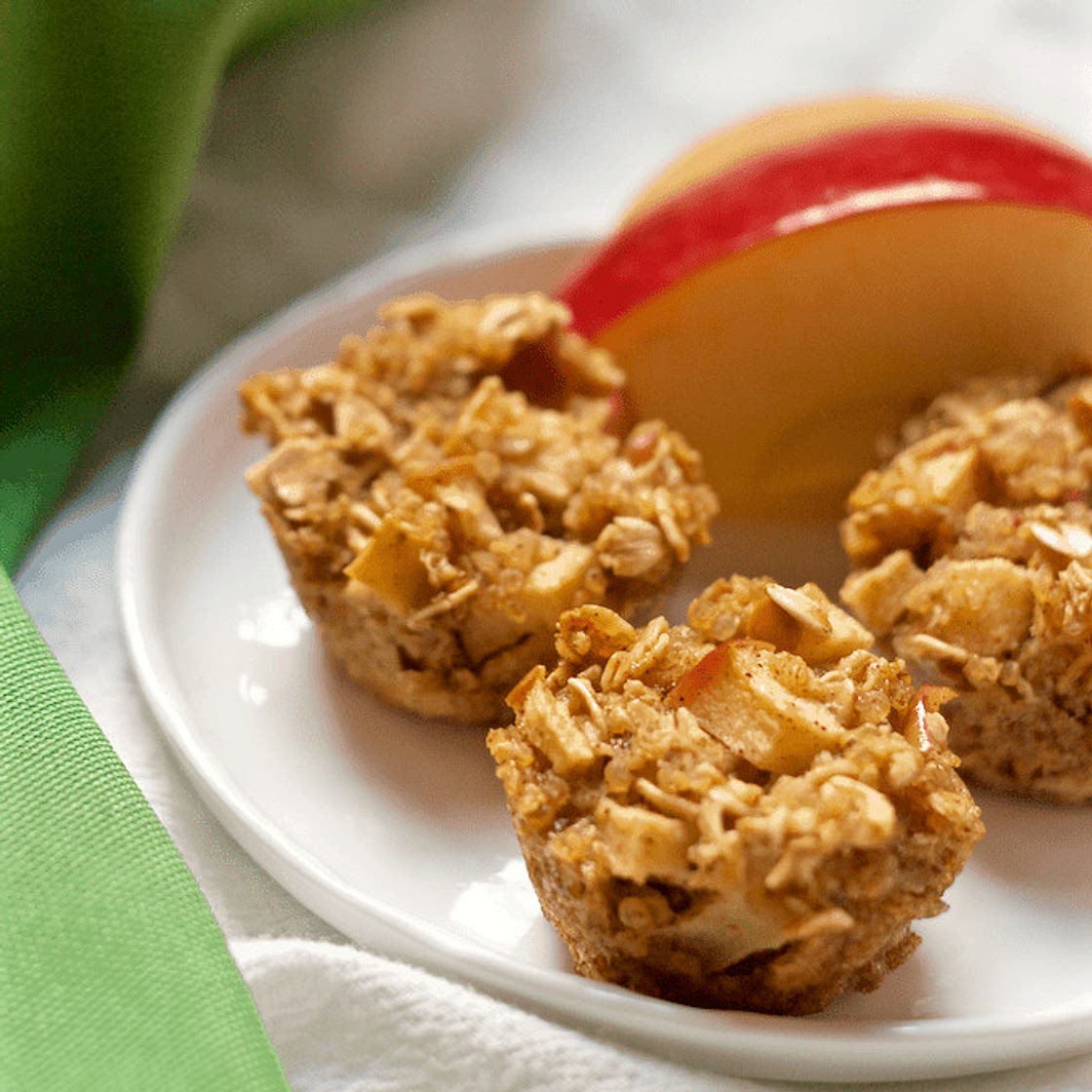 Apple cinnamon quinoa breakfast muffins