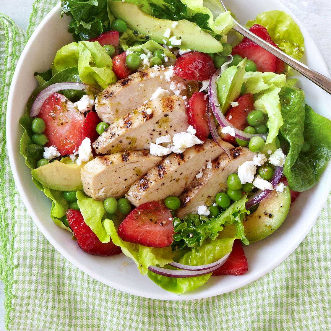 Grilled Chicken-and-Strawberry Cobb Salad