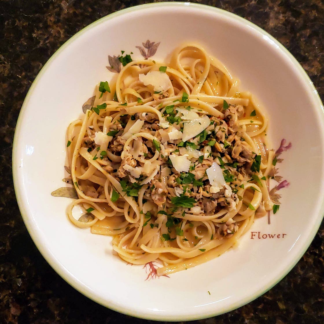 Linguine with clam sauce