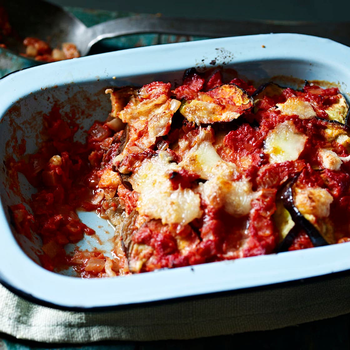 Aubergine and mozzarella bake