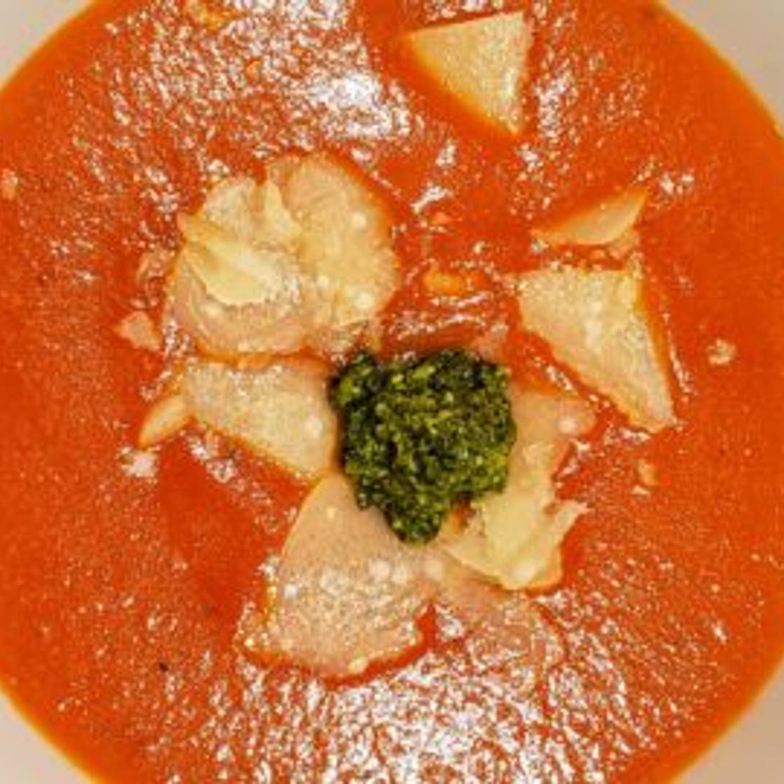 Tomato red bell pepper soup