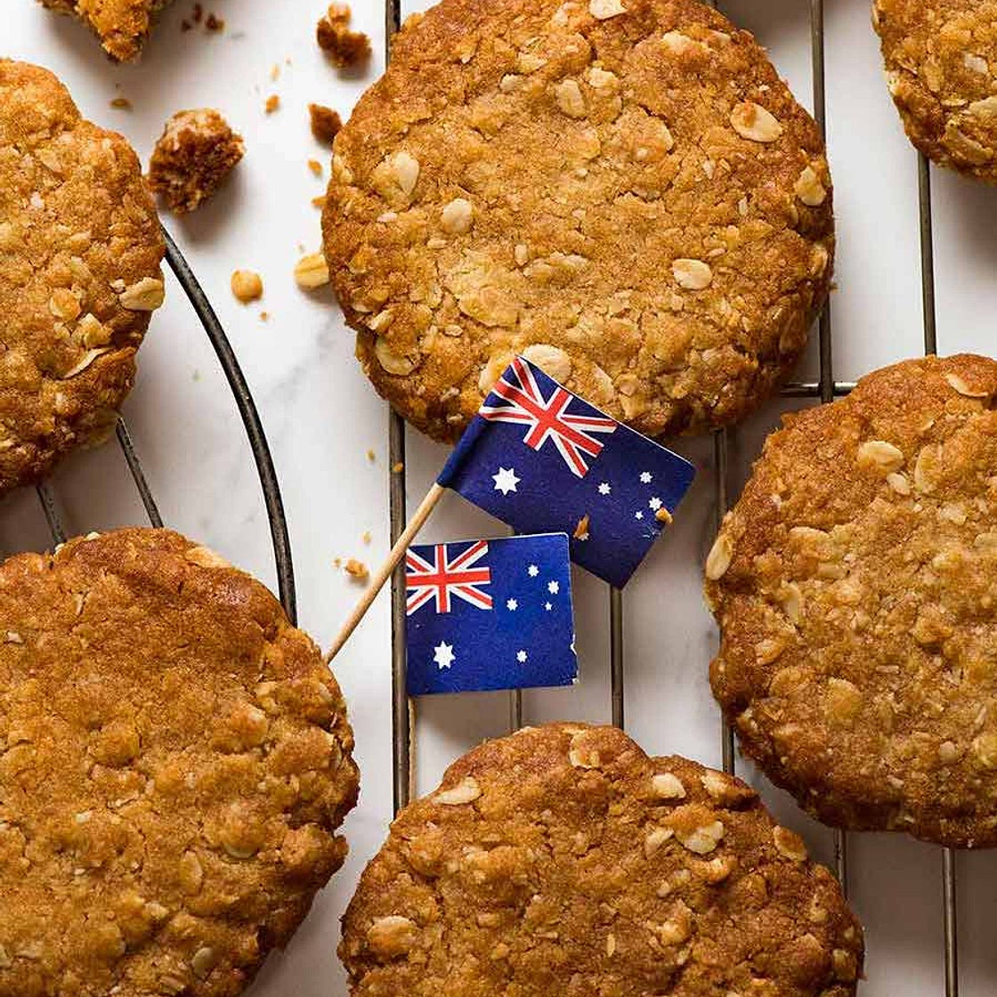 Anzac Biscuits (Golden Oatmeal Cookies)