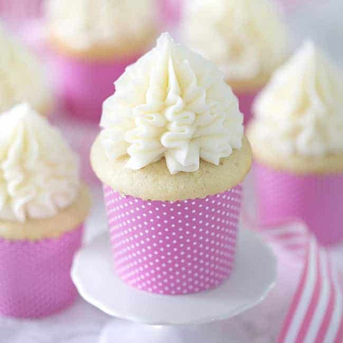 Moist Vanilla Cupcakes