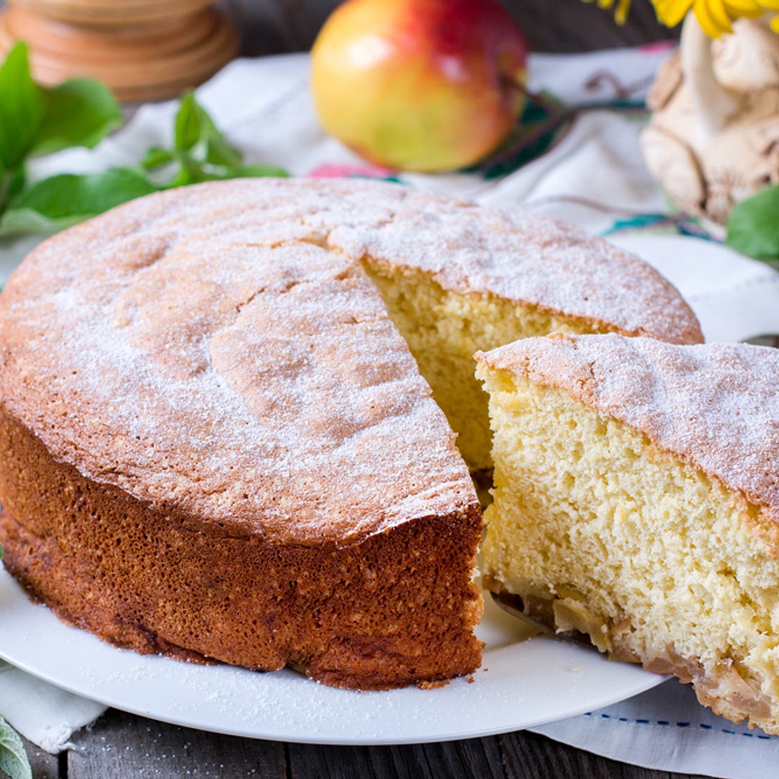 Шарлотка с яблоками и тесто для шарлотки