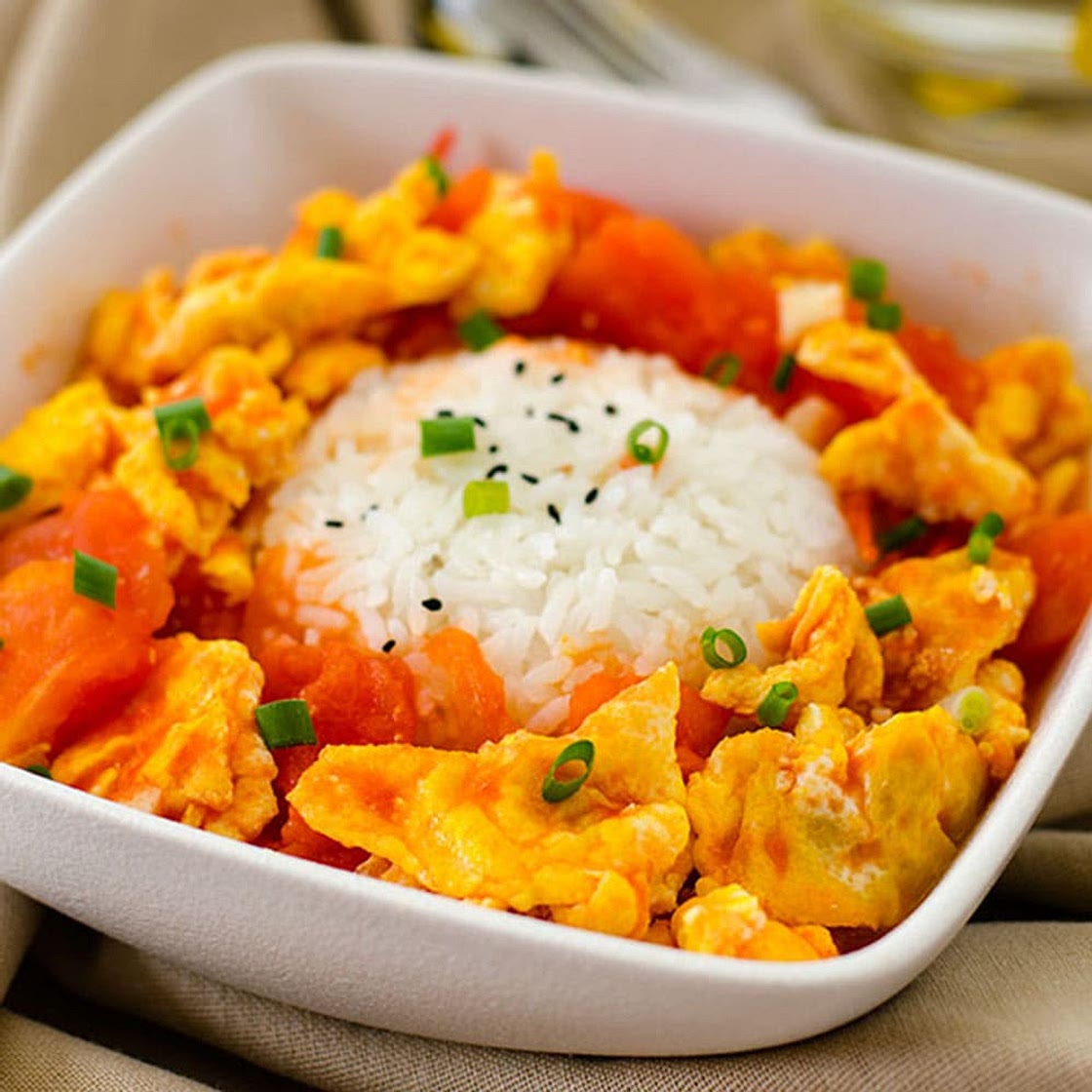 Classic Tomato and Egg Stir-Fry (西红柿炒鸡蛋)