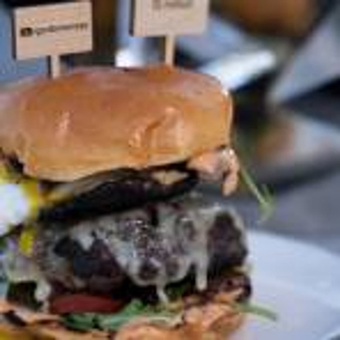 Gordon's 10 Millionth YouTube Subscriber Burger