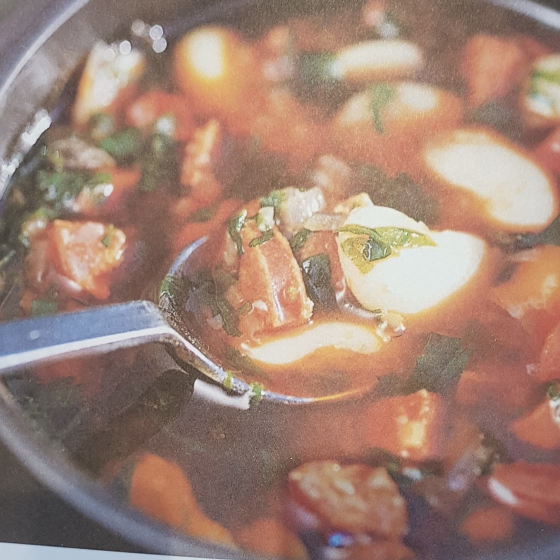 Chorizo, borlotti bean and red onion soup - Ramsay