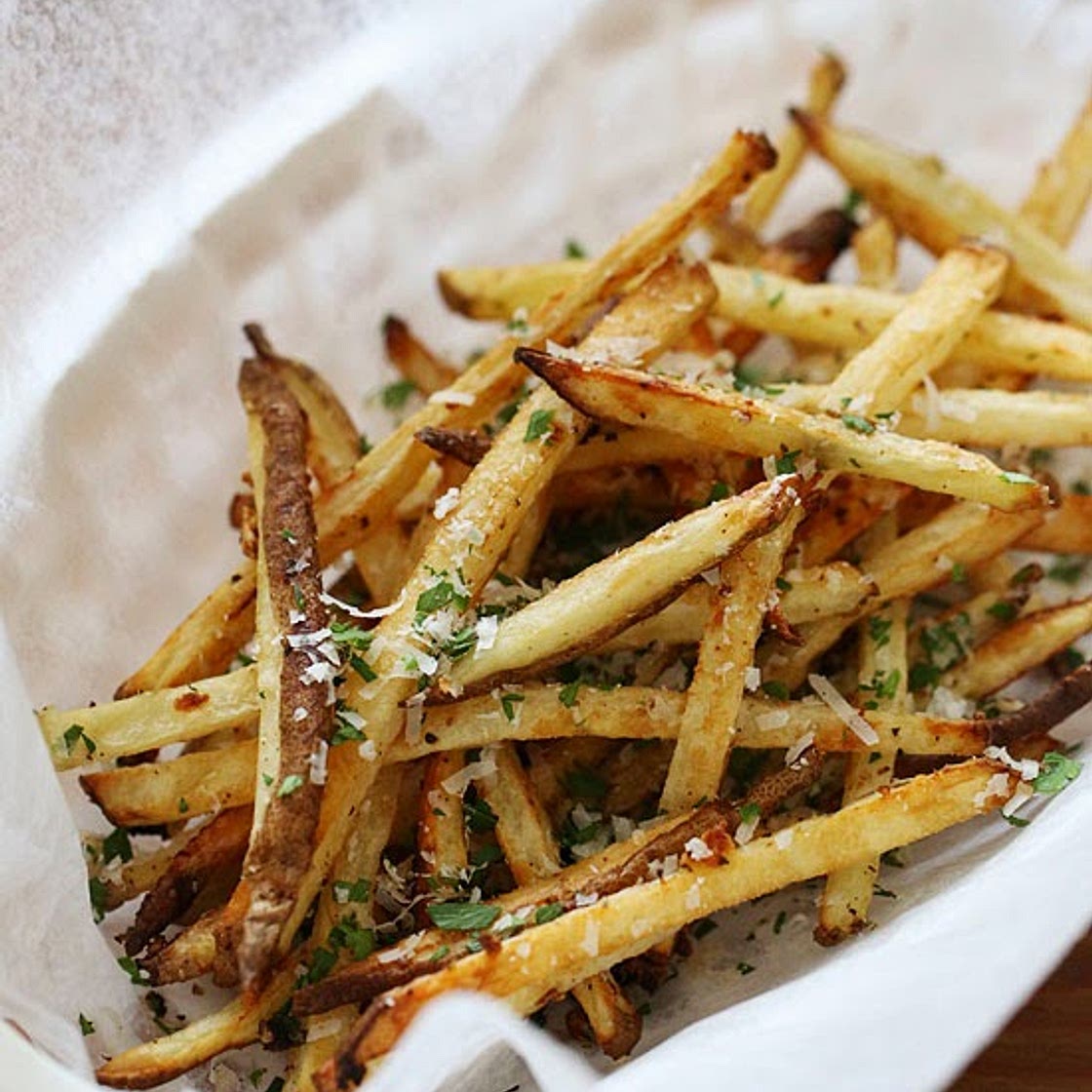 Skinny Garlic Parmesan Fries