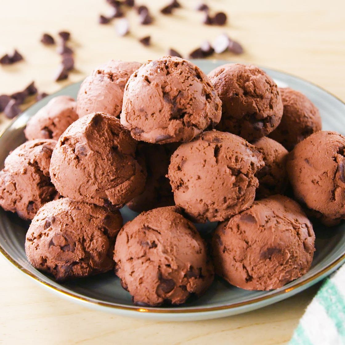 Keto Brownie Bombs