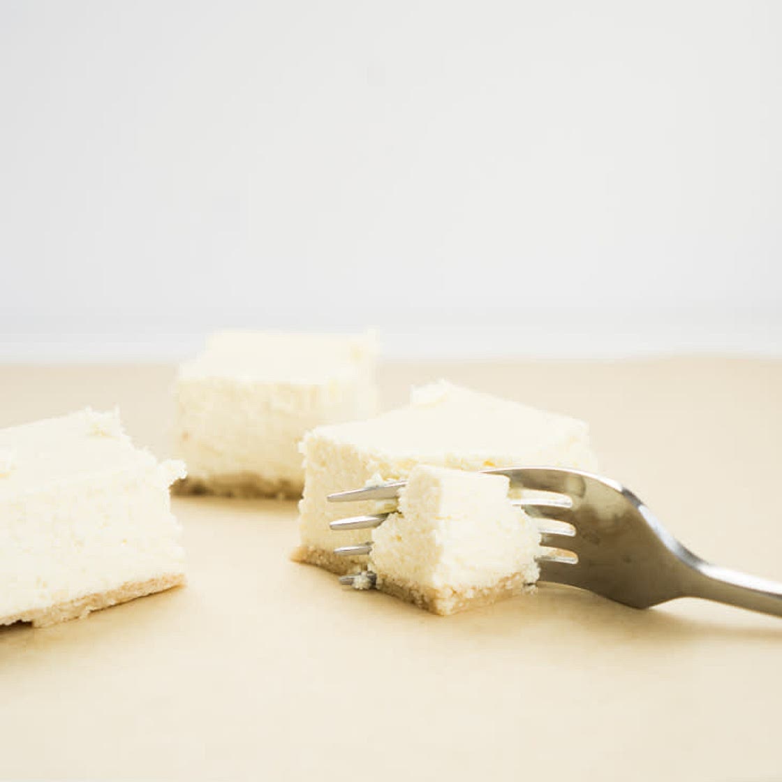 Low Carb New York Cheesecake Bars