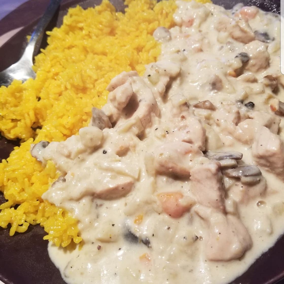 الدجاج بالكريمة مع التفاحChicken with Apple in white sauce