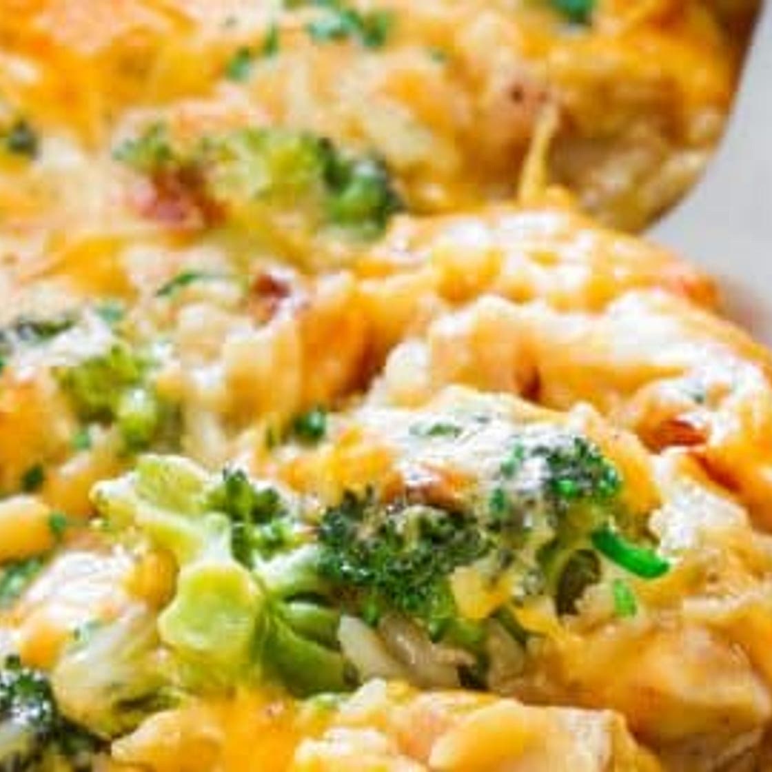 One Pot Cheesy Chicken Broccoli and Rice Casserole